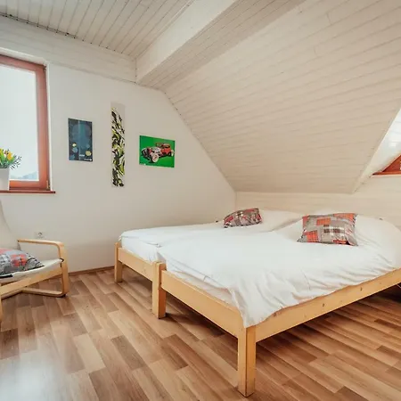 Bed & Breakfast Gostilna Ponca Sobe *